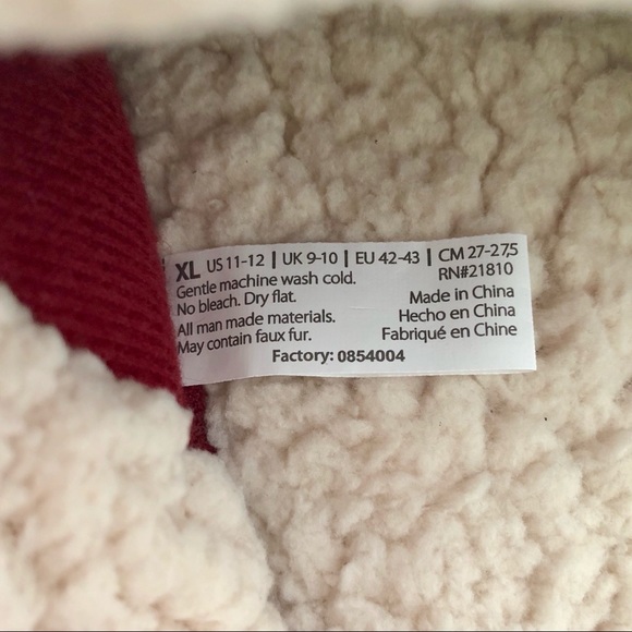 Dearfoams | Burgundy Microsuede Clog Slippers - Picture 7 of 8